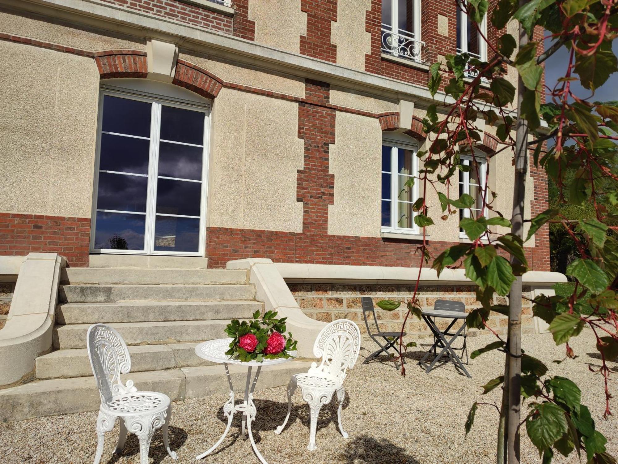 Demeure De La Garenne Acomodação com café da manhã Montmirail  Exterior foto